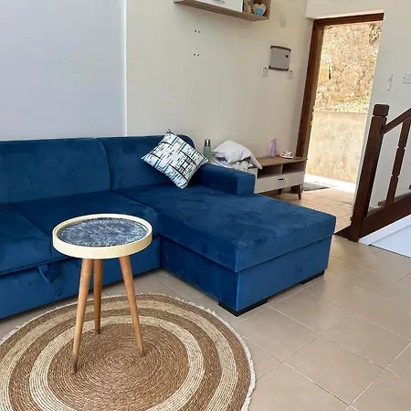 Perfect Holiday - Fully Furnished With Pool And Close To Sea Vasilia